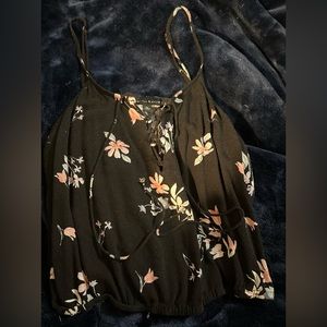 KENDALL & KYLIE Black floral strappy tank - Medium